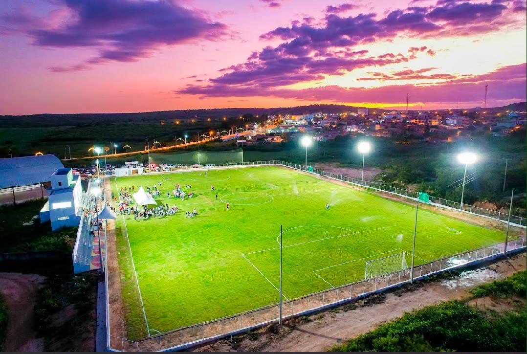 Vista aérea do Estádio Municipal O Nogueirão ao entardecer